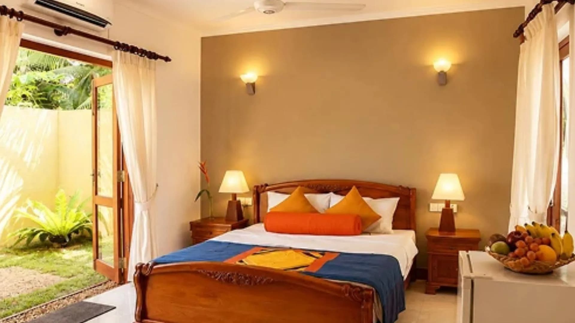 Room (1)